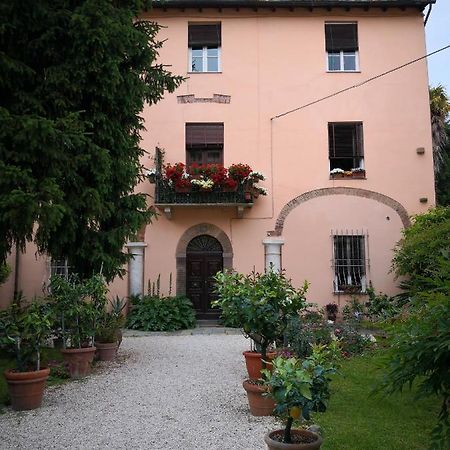 La Loggia Apartment Lucca Bagian luar foto