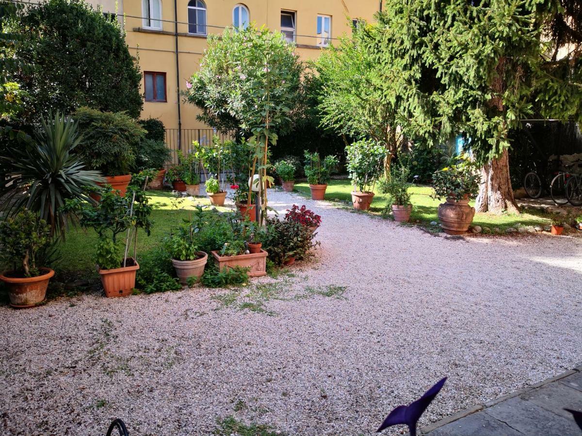 La Loggia Apartment Lucca Bagian luar foto