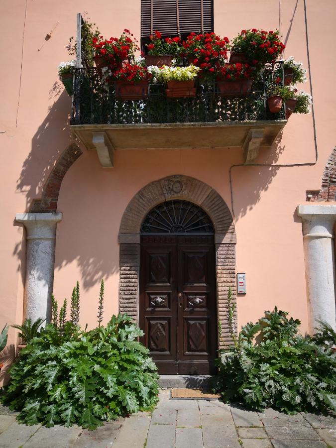 La Loggia Apartment Lucca Bagian luar foto